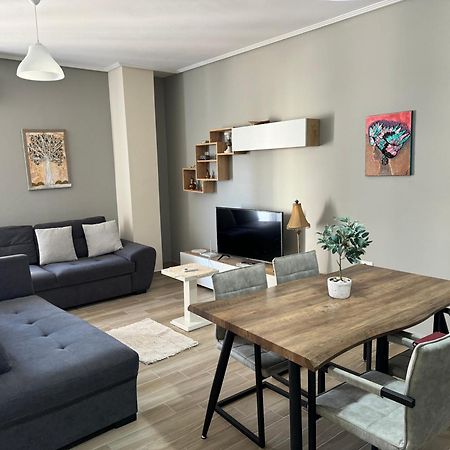 Leon Sea View Apartment Sarandë Eksteriør bilde