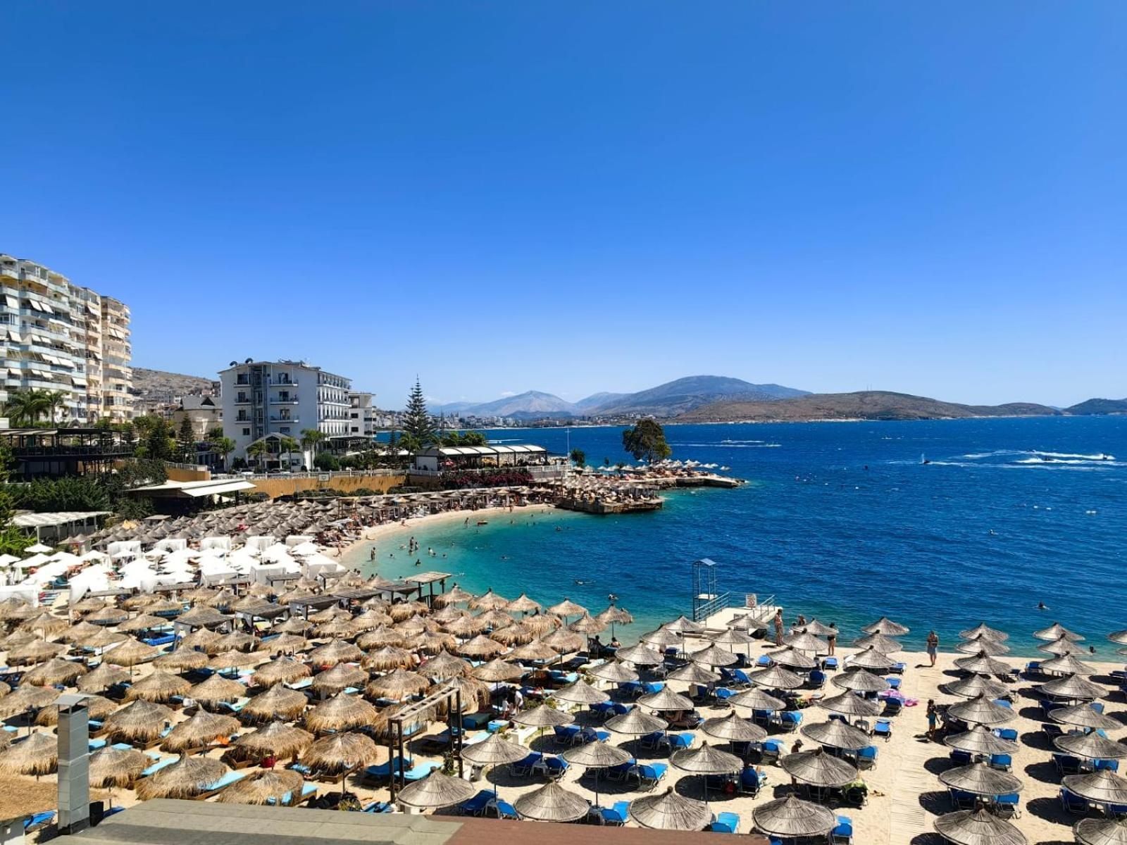 Leon Sea View Apartment Sarandë Eksteriør bilde