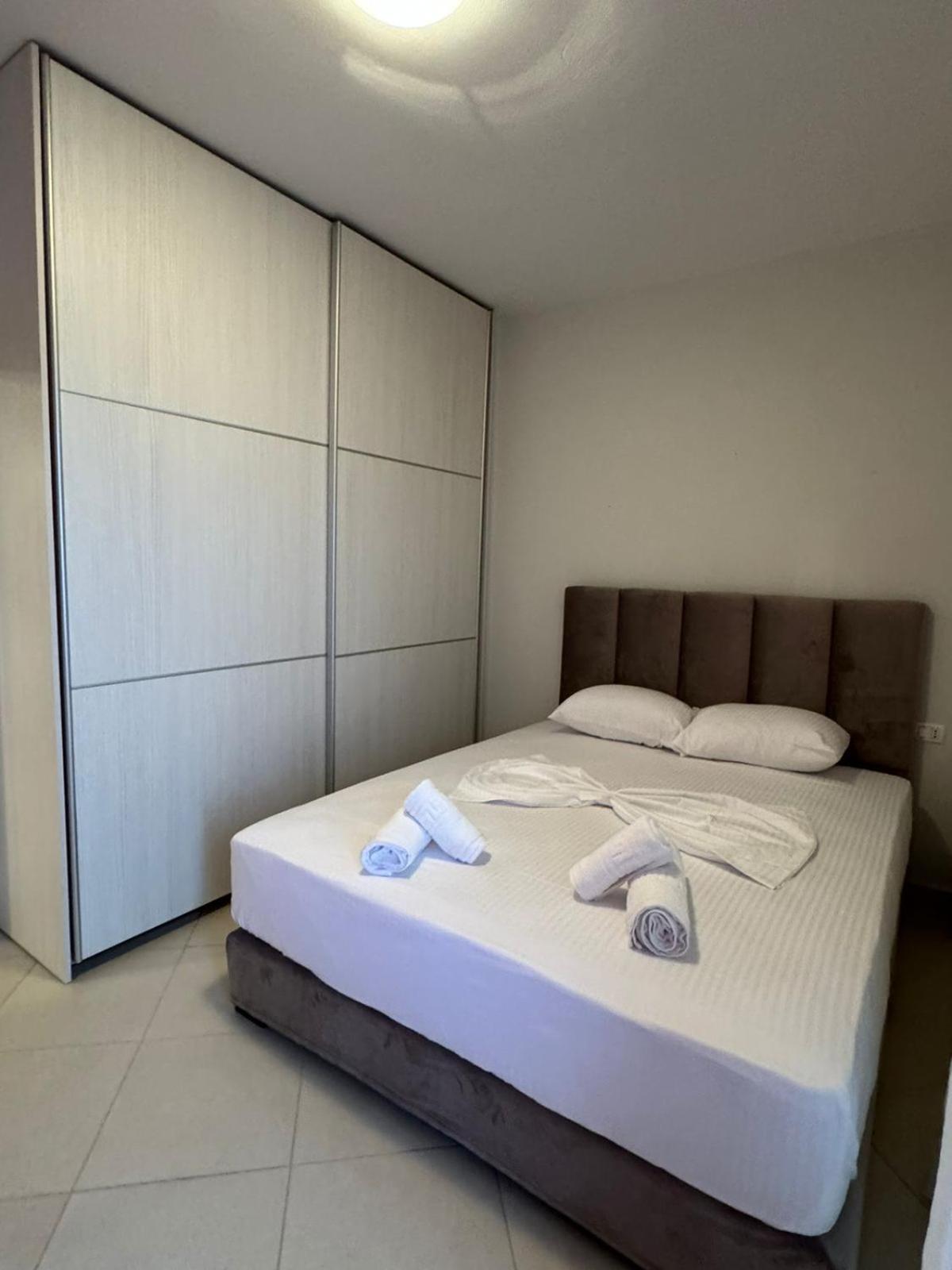 Leon Sea View Apartment Sarandë Eksteriør bilde