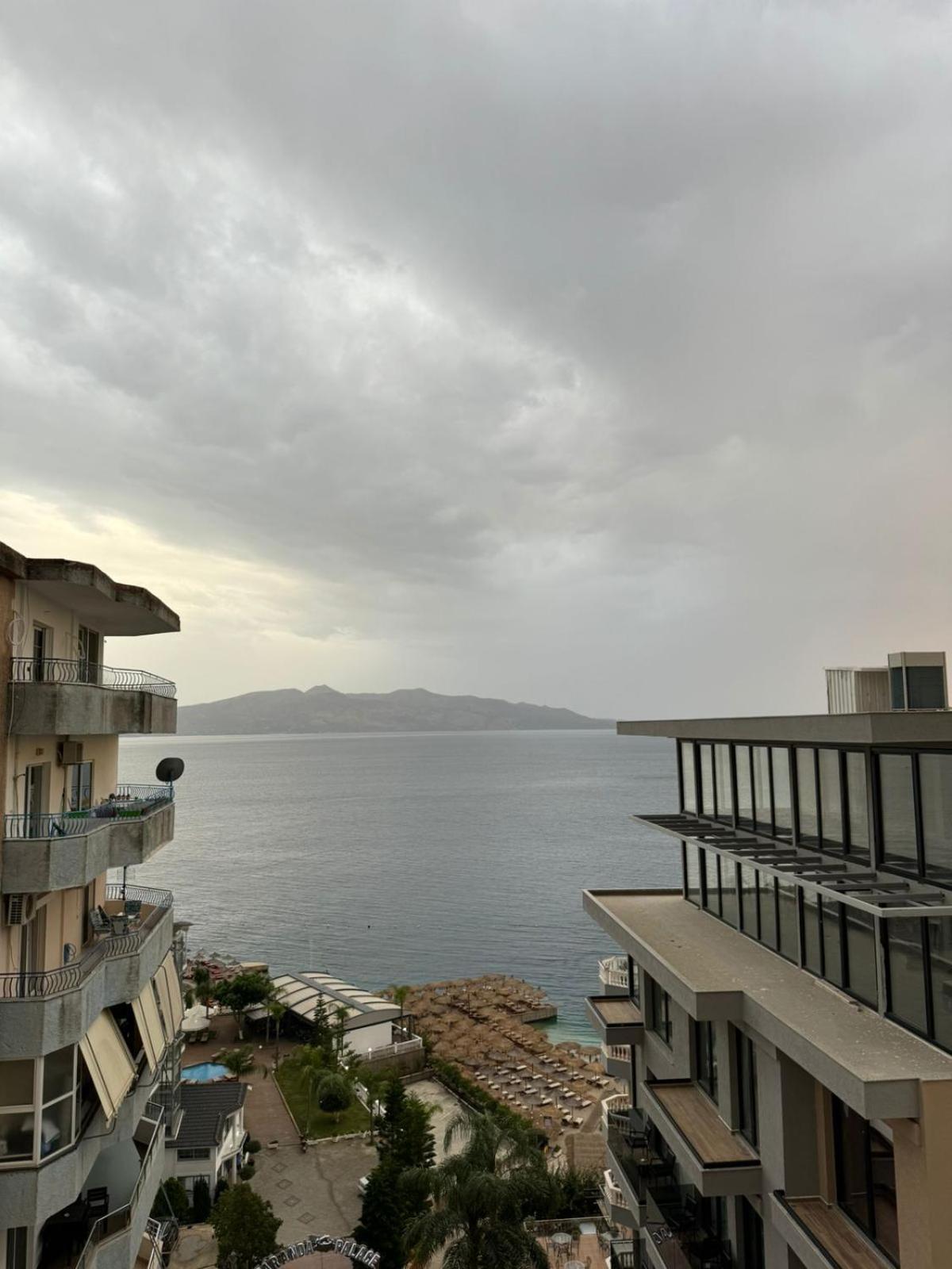 Leon Sea View Apartment Sarandë Eksteriør bilde