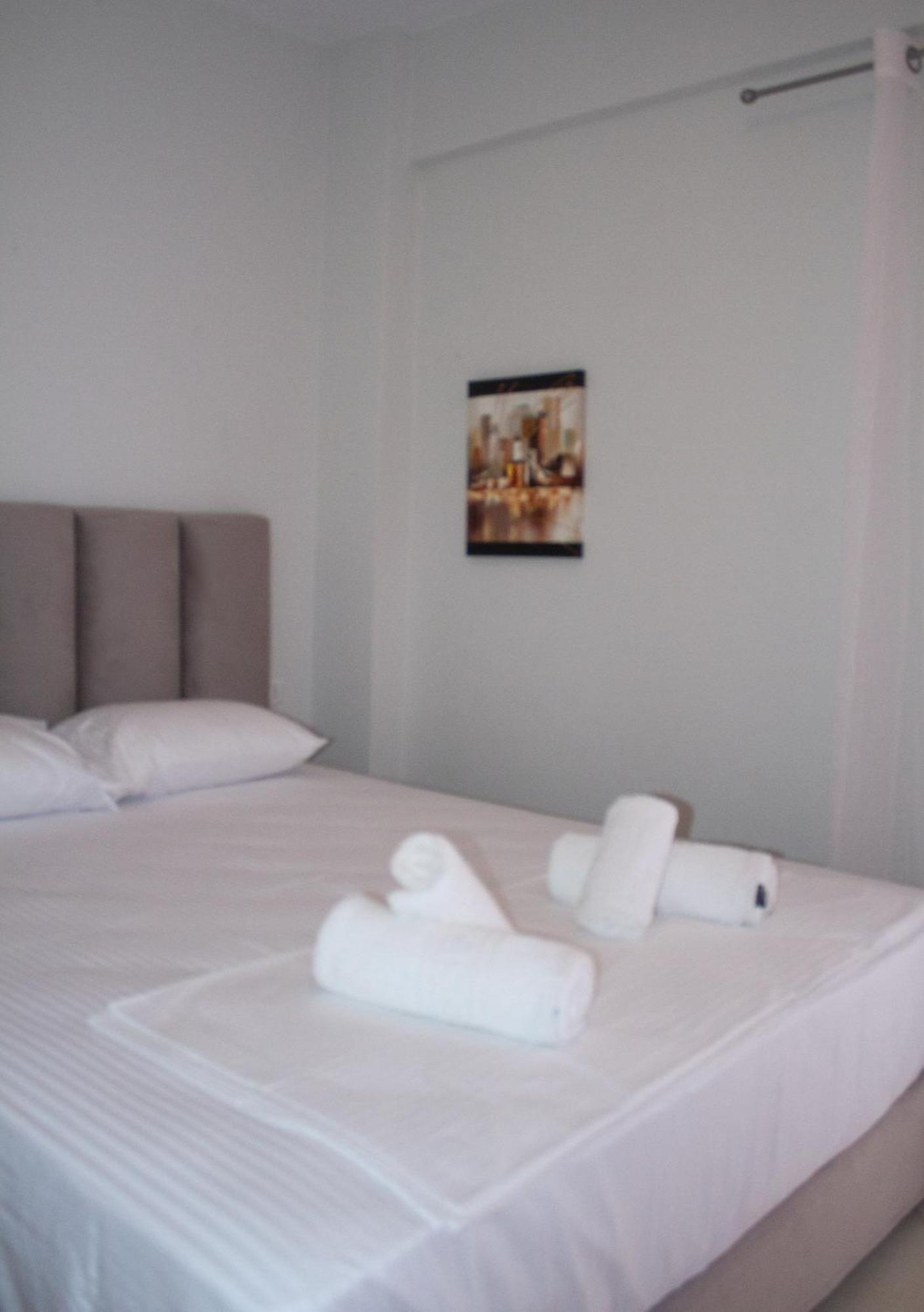 Leon Sea View Apartment Sarandë Eksteriør bilde
